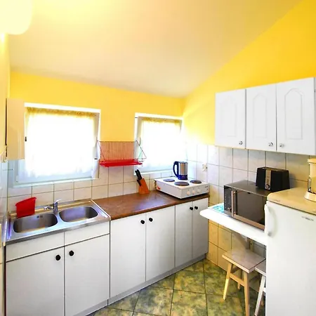 Summer House By Lake Rosnowskie With Terrace, Cleaning Included Дом отдыха *